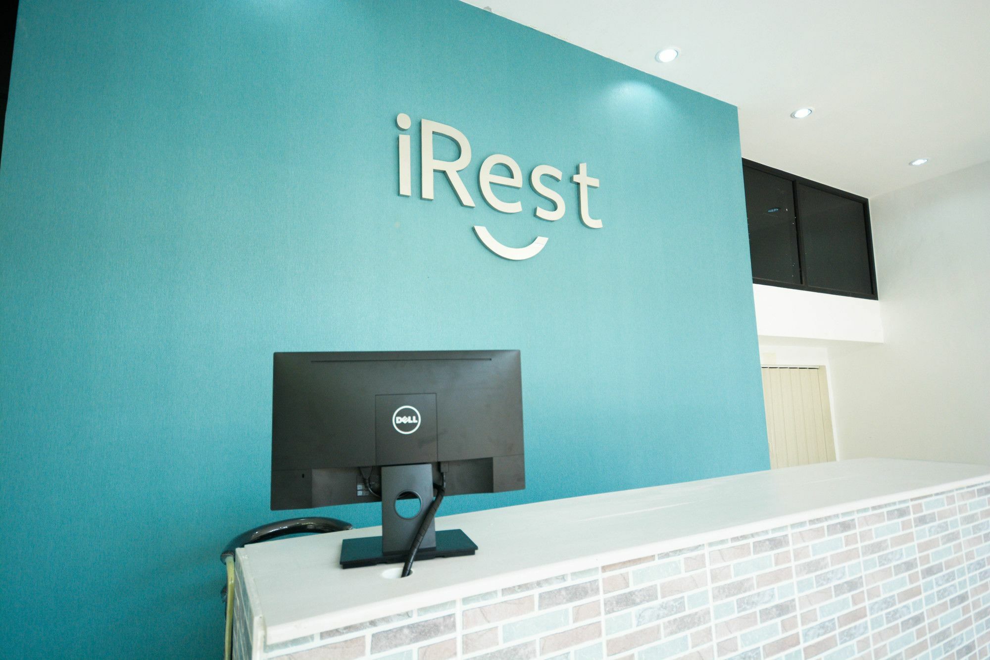 Хостел Irest Ao Nang Seafront Экстерьер фото