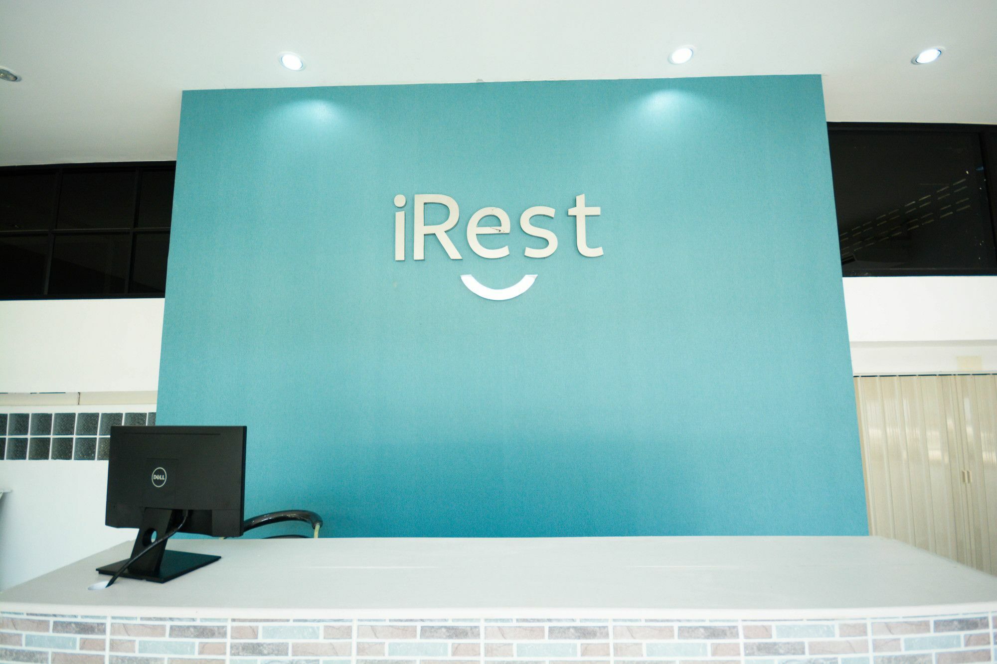 Хостел Irest Ao Nang Seafront Экстерьер фото